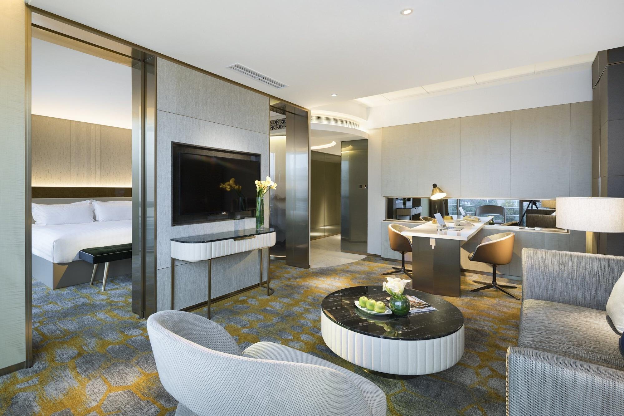 Hotel Grand Millennium Hongqiao 5*